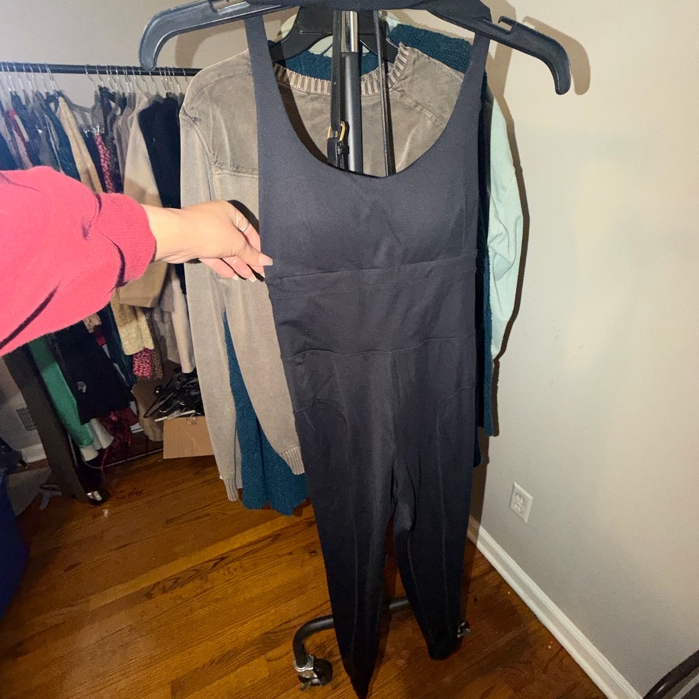 HALARA Black Cropped Jumpsuit